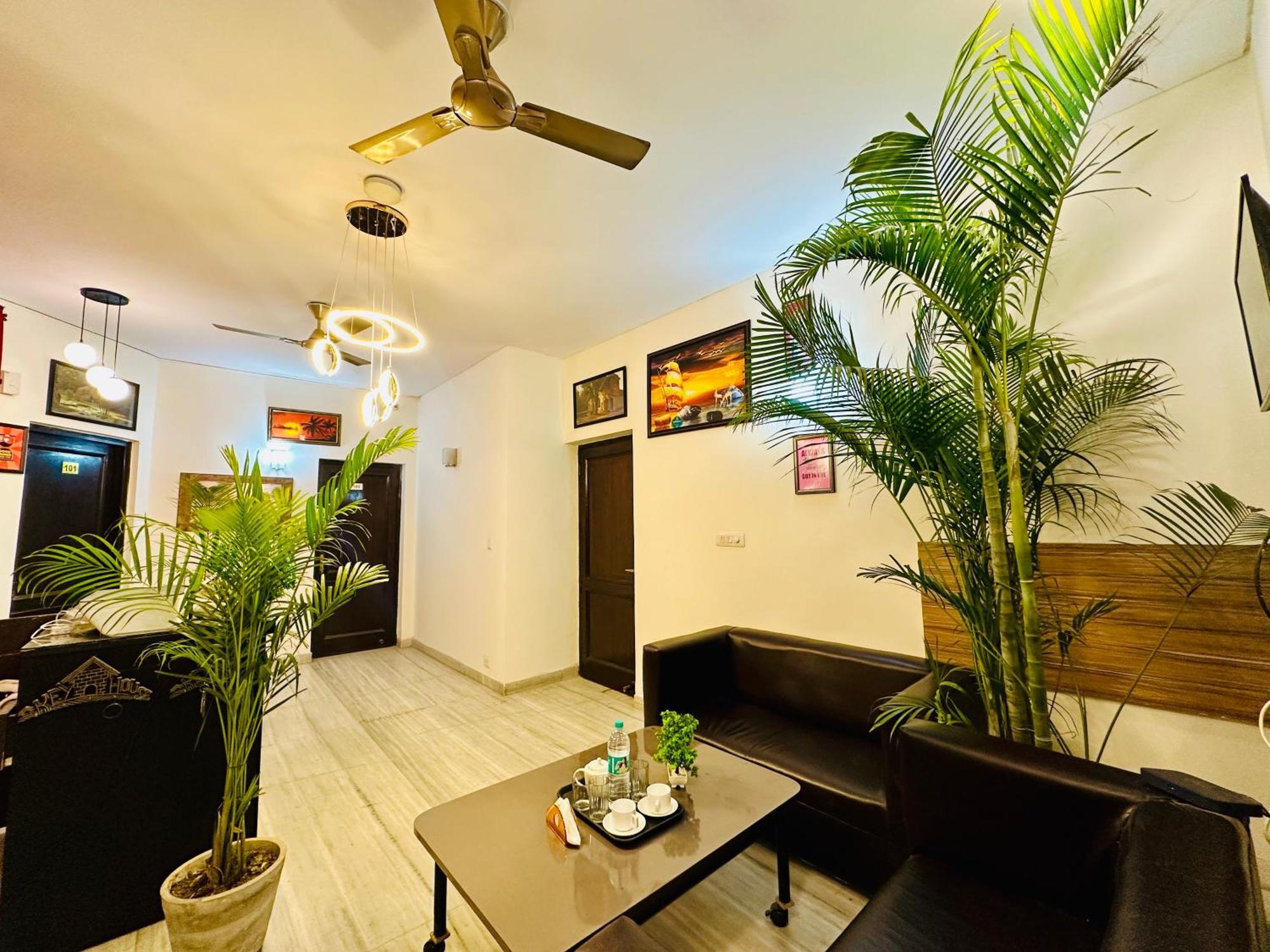 فندق The White Scent-Near Noida Sector 18 Metro المظهر الخارجي الصورة