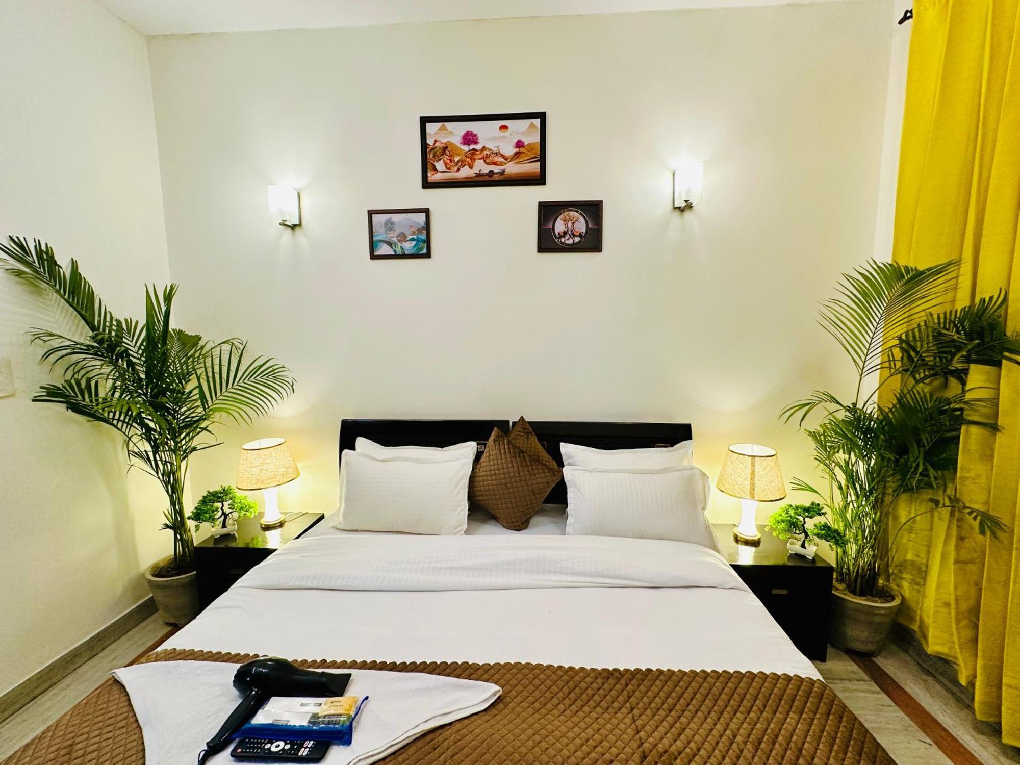 فندق The White Scent-Near Noida Sector 18 Metro المظهر الخارجي الصورة