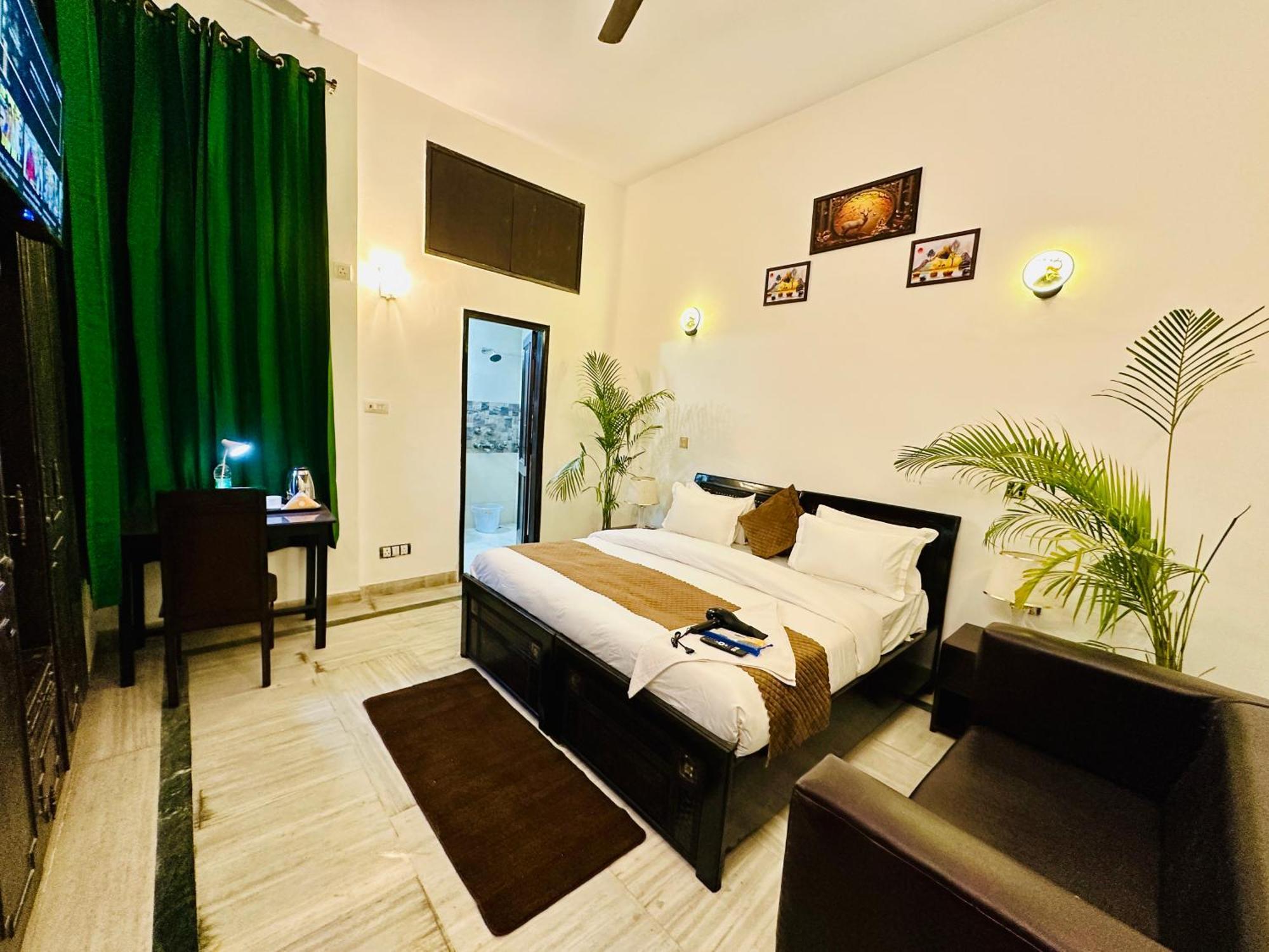 فندق The White Scent-Near Noida Sector 18 Metro المظهر الخارجي الصورة