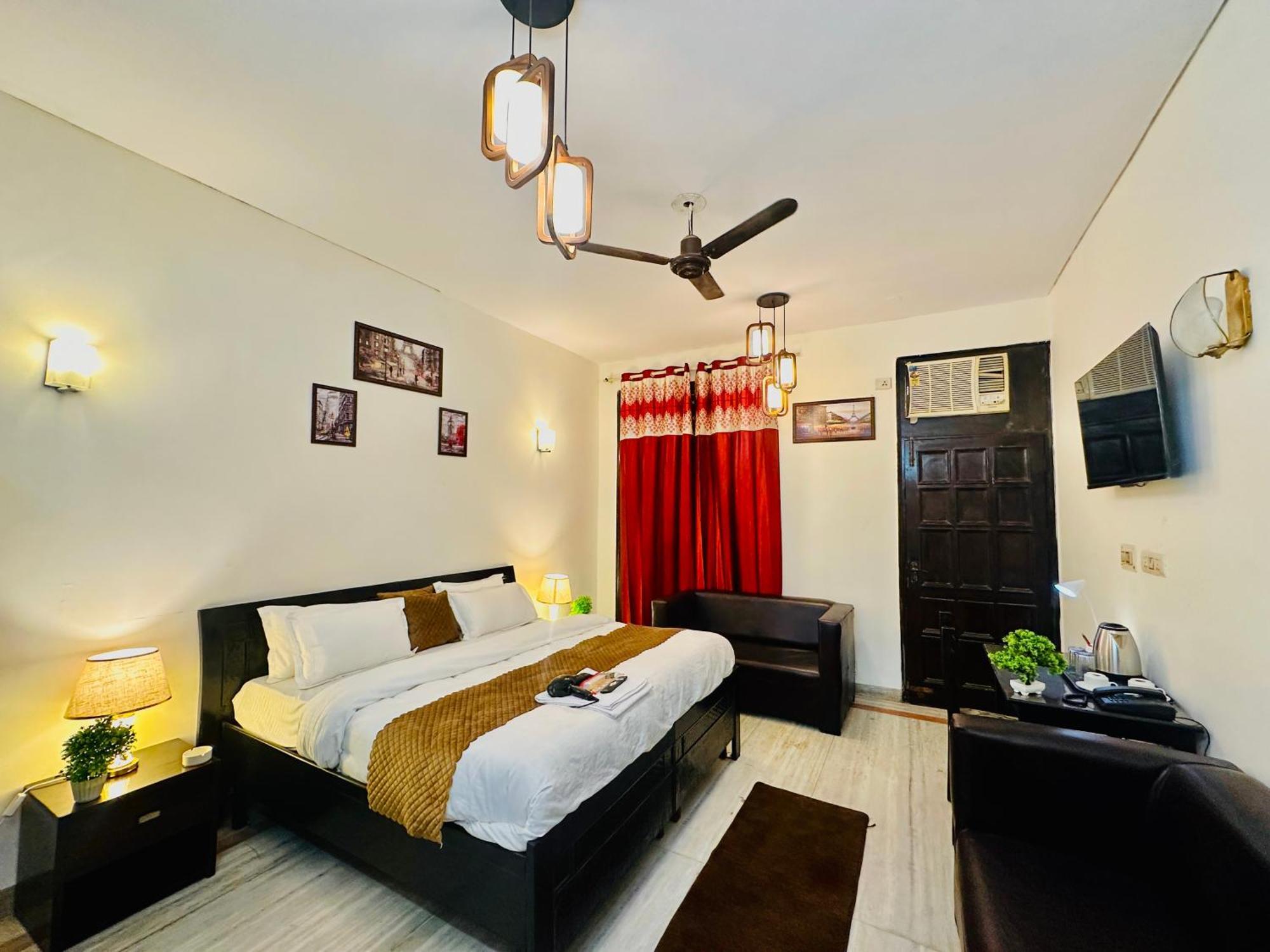 فندق The White Scent-Near Noida Sector 18 Metro المظهر الخارجي الصورة