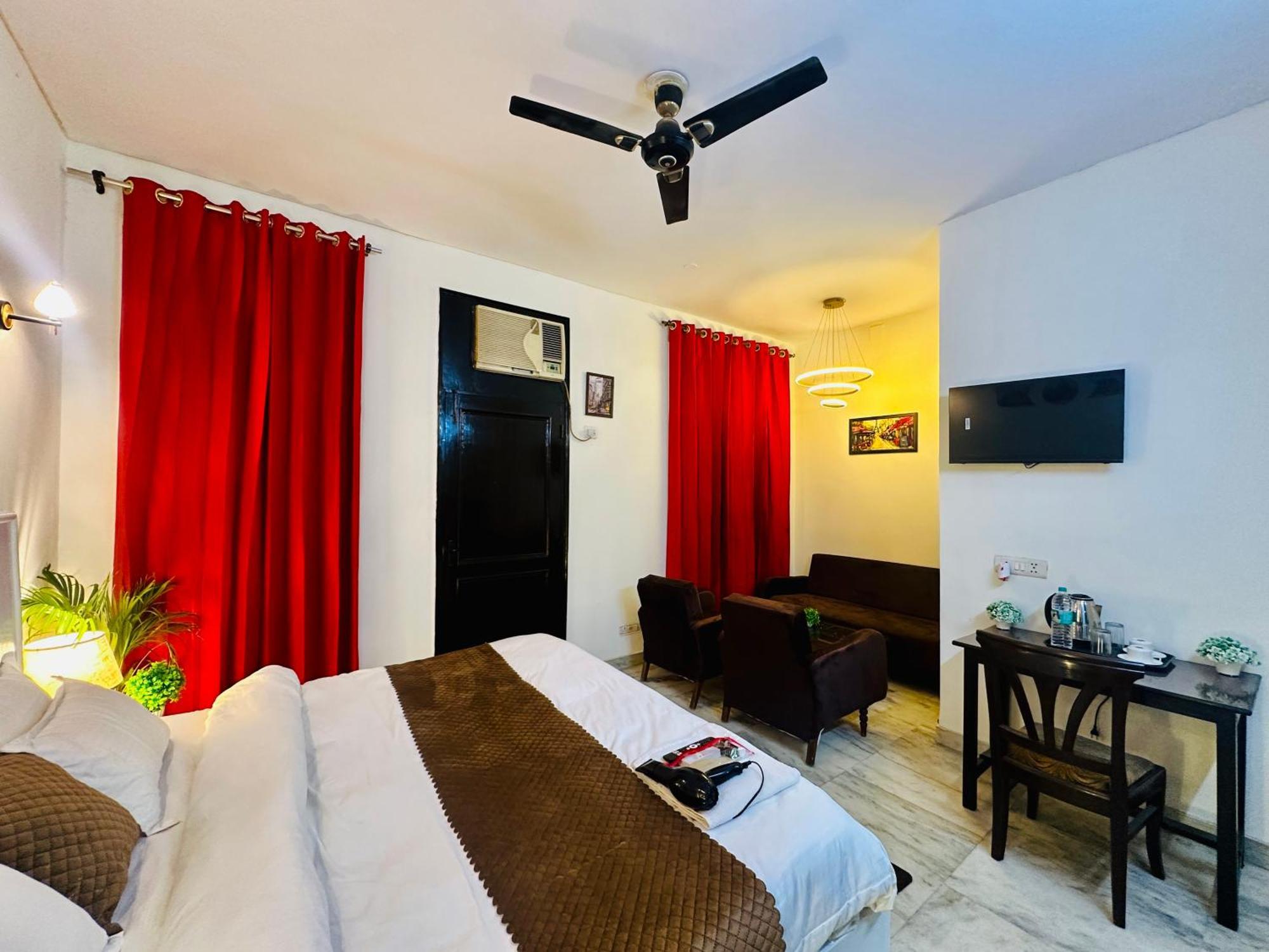 فندق The White Scent-Near Noida Sector 18 Metro المظهر الخارجي الصورة