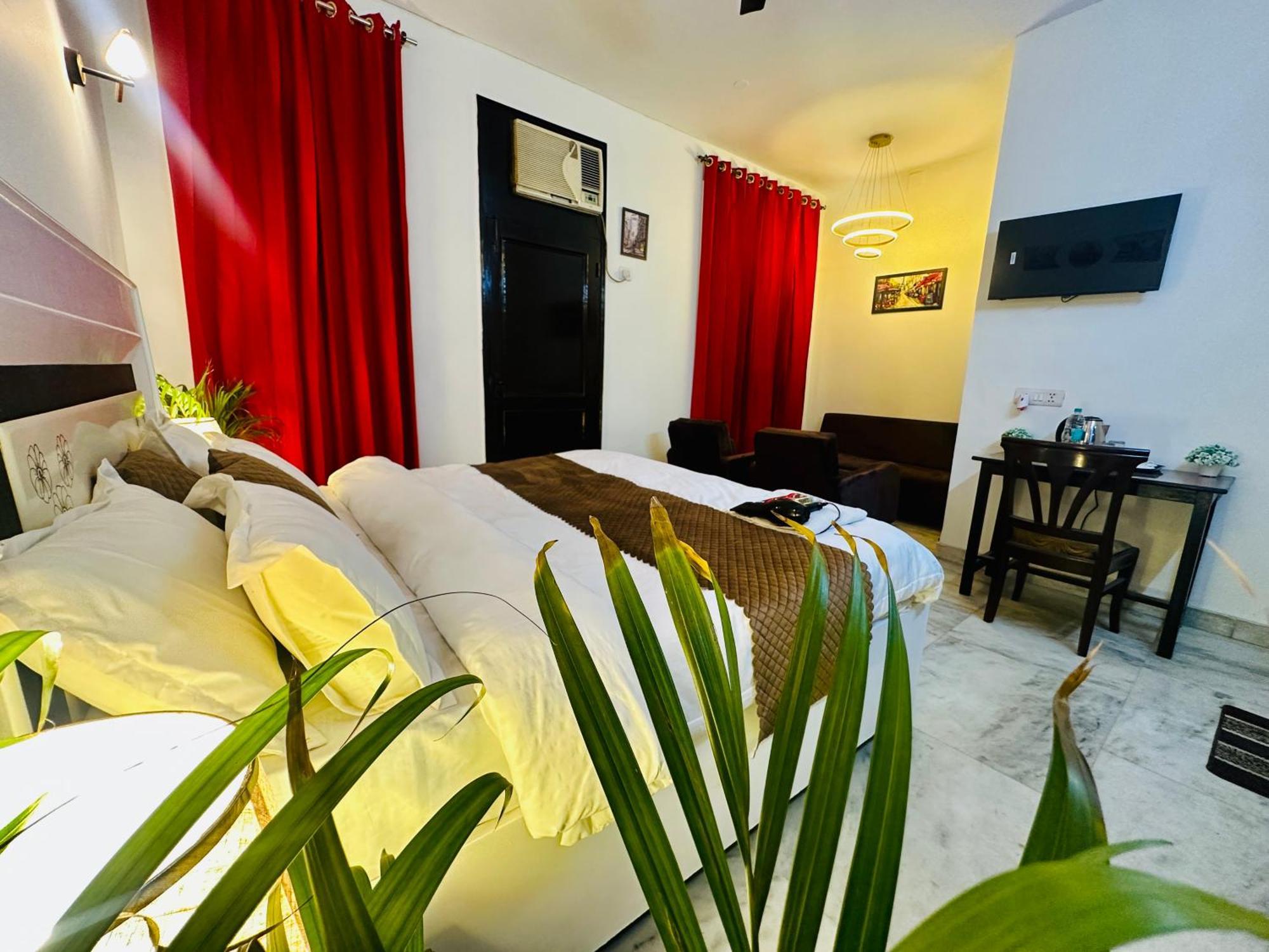 فندق The White Scent-Near Noida Sector 18 Metro المظهر الخارجي الصورة