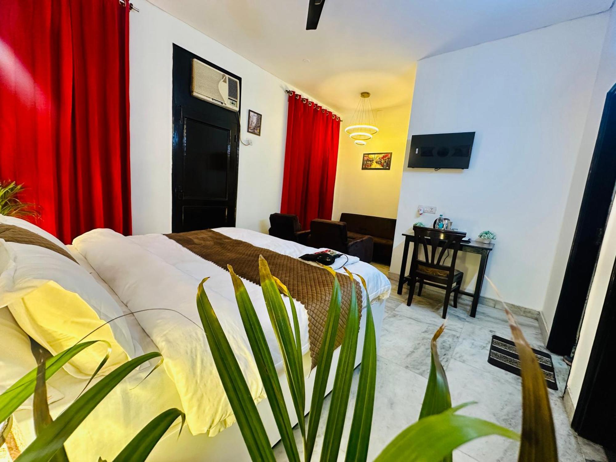 فندق The White Scent-Near Noida Sector 18 Metro المظهر الخارجي الصورة