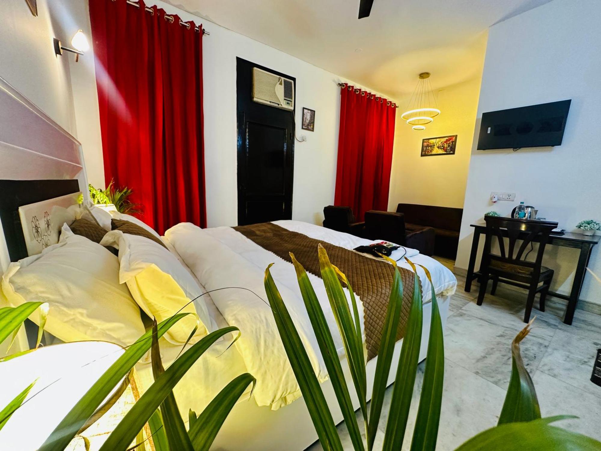 فندق The White Scent-Near Noida Sector 18 Metro المظهر الخارجي الصورة